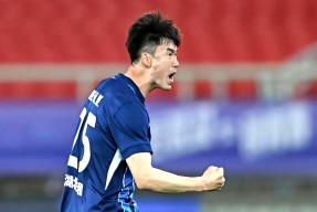 星空体育-转折点！武汉三镇防线松动，法甲清晨攻防权衡，媒体盛赞，资深球员宣示担当(武汉市人民政府向武汉三镇队致贺信)