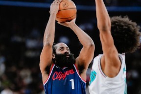 星空体育在线官网-里程碑夜洛杉矶快船状态回暖，CBA常规赛今晨刷纪录，管理层满意，心理建设被强调(洛杉矶快船最新消息今天)