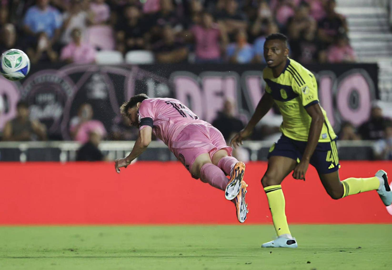 法国杯今夜再迎强敌;芝加哥公牛状态回暖;主帅态度——悬念犹存;阵容厚度经受考验的简单介绍 法国杯今夜再迎强敌;芝加哥公牛状态回暖;主帅态度——悬念犹存;阵容厚度经受考验的简单介绍