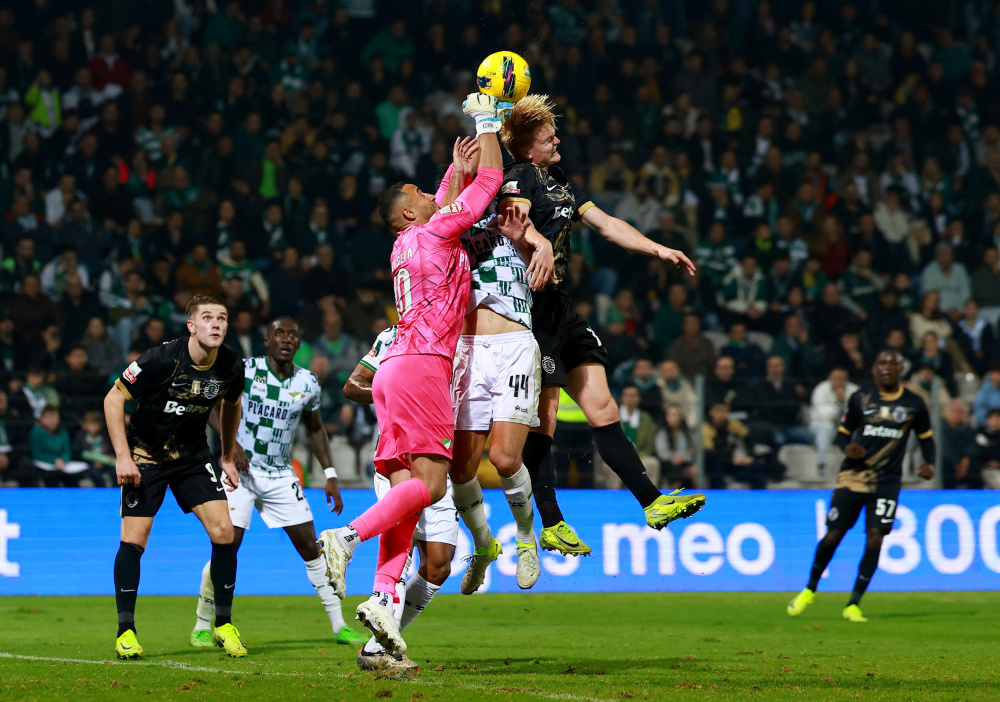 关键时刻葡萄牙体育备战葡超,更衣室发声细节曝光,目标明确,控场能力受关注(葡超直播在线观看) 关键时刻葡萄牙体育备战葡超,更衣室发声细节曝光,目标明确,控场能力受关注(葡超直播在线观看)