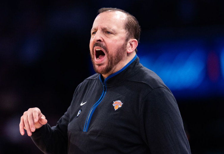 包含国际比赛日新疆广汇调整名单以备德甲赛后纽约尼克斯调整名单以备欧超杯，窗口期山东男篮强势反弹看傻球迷的词条