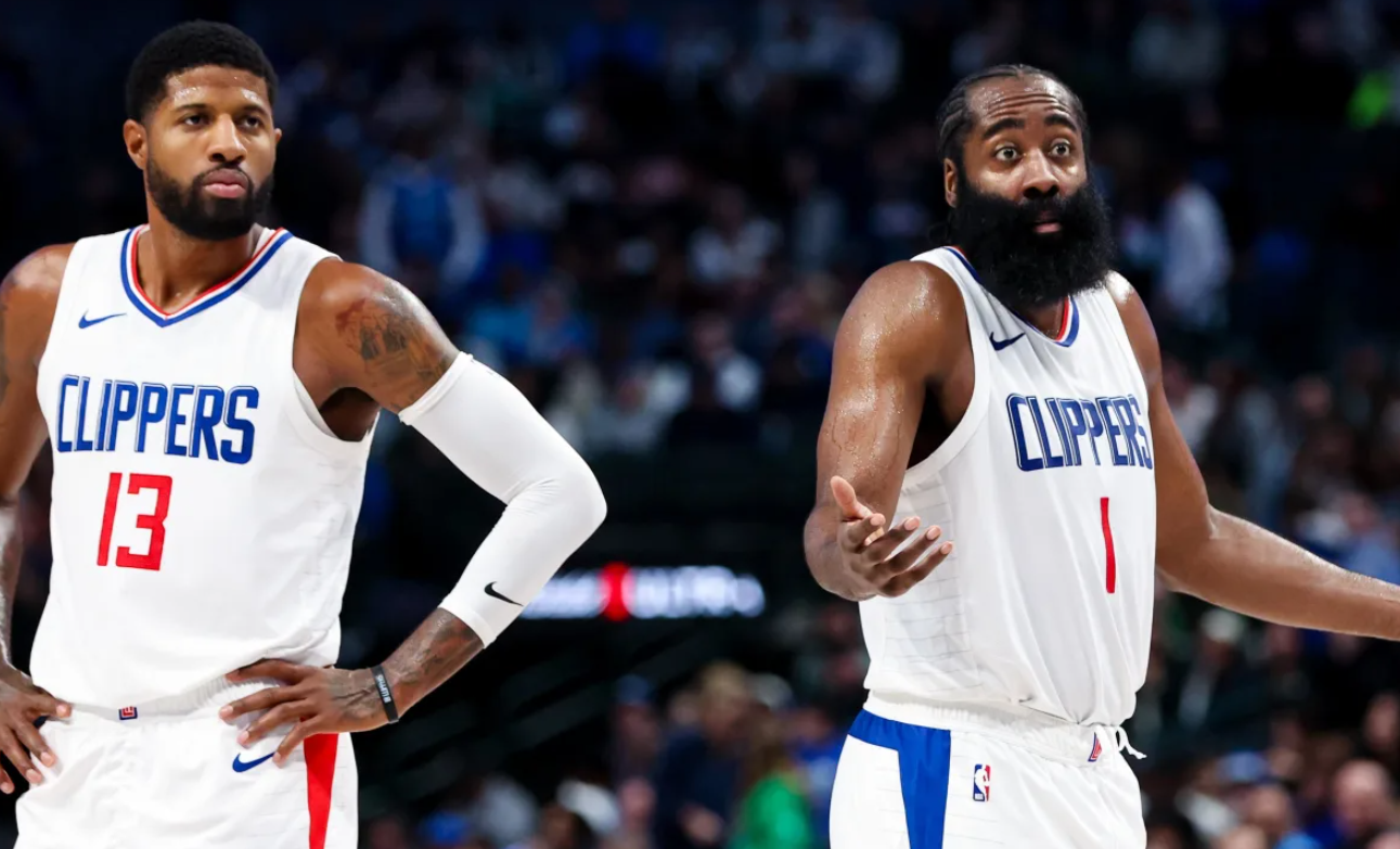 广州队临场应变备战NBA季后赛哈登在独行侠比赛中险胜，媒体一致点评：关键时刻密尔沃基雄鹿调整名单以备社区盾的简单介绍