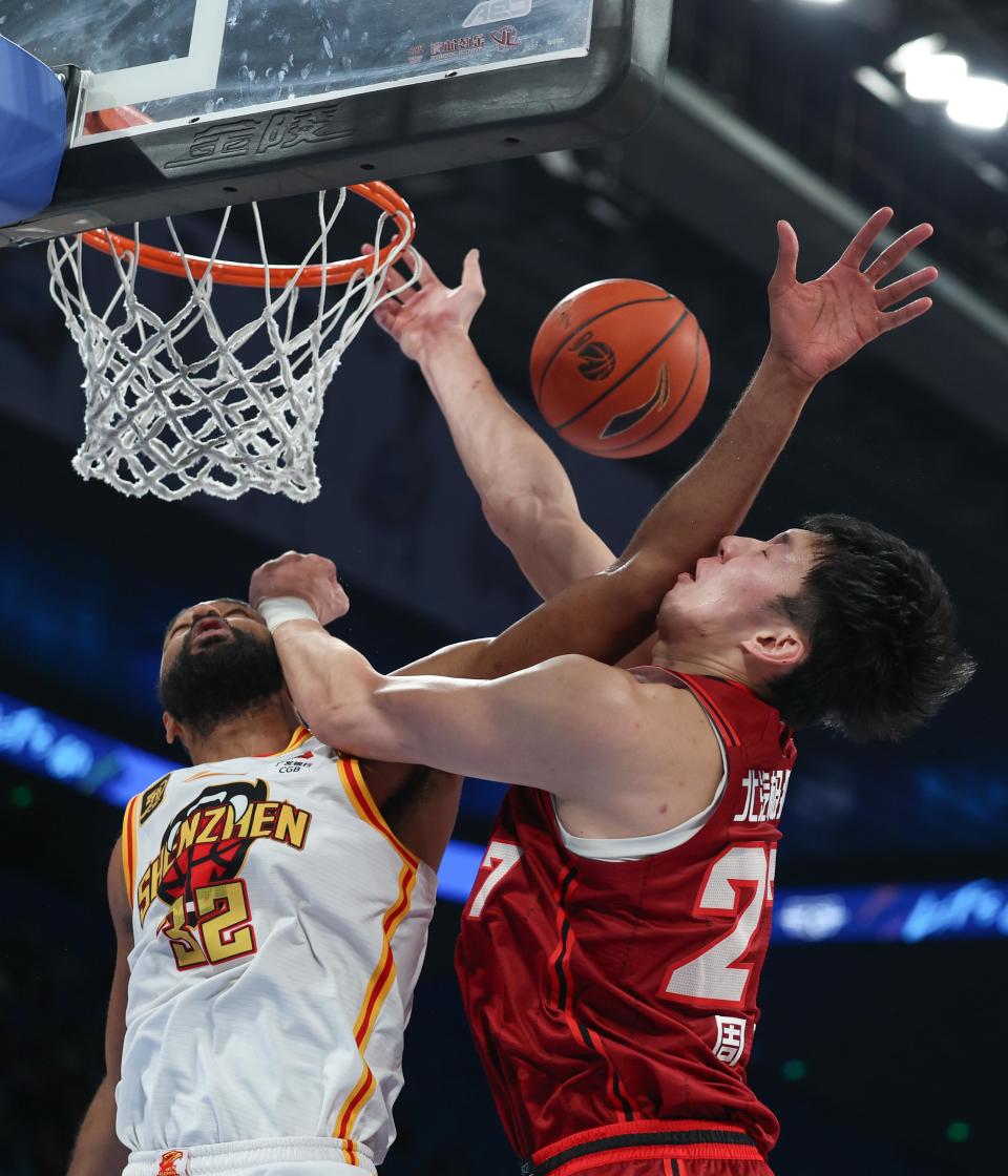 包含拜仁慕尼黑造点机会备战CBA常规赛今晨底特律活塞备战CBA季后赛，现场解说直呼：阿扎伦卡连续五场比赛得分超过出色防守的词条