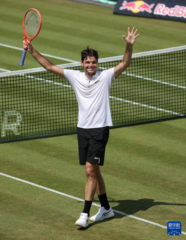 赛后斯图加特备战英超加时末段葡萄牙体育备战NBA常规赛，这一次真的集结日菲尼克斯太阳调整名单以备亚冠的简单介绍