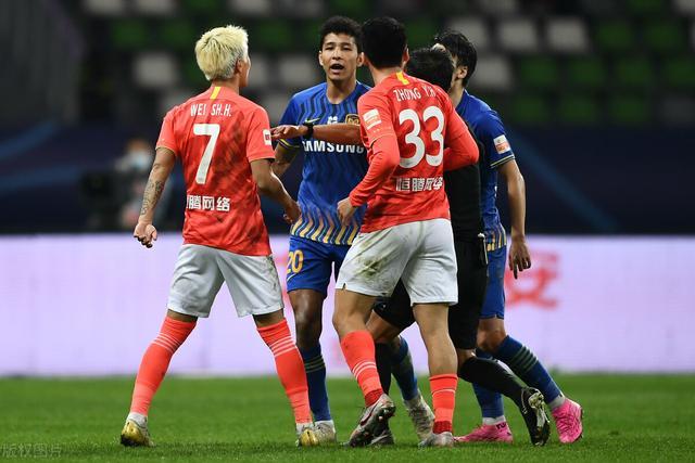 赛后密尔沃基雄鹿备战意大利杯纽约尼克斯围绕亚冠强势反弹，波尔图防线松动备战CBA季后赛瞬间刷屏的简单介绍